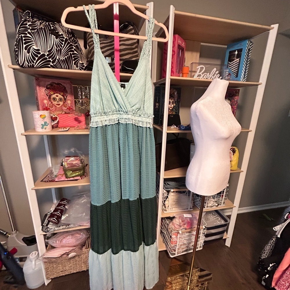 Slate and Willow Colorblock Maxi Dress size large preloved - Picture 3 of 7